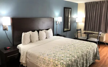Hometowne Studios by Red Roof Bordentown - Mcguire Afb