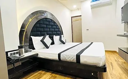 Hotel Red Stone Inn Near New Delhi Railway station