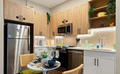 12min Downtown 6min Domain Pool Free Parking