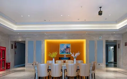 Vienna Hotel Hubei University Wuchang River Xujiapeng Metro Station