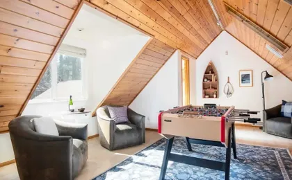 Hartwood by Avantstay Cozy Big Bear Abode w/ Spacious Deck & Stone Fireplace