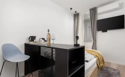 Deluxe Apartments & Rooms In the Center