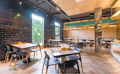 Mai Xinge Boutique Hotel - Free shuttle buses are provided between PVG Airport and Disneyland