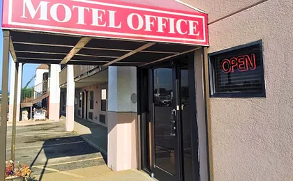 Deluxe Inn