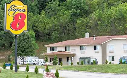 Super 8 by Wyndham Pittsburgh/Monroeville