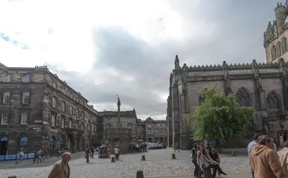 Parliament Sq Apt 12 Royal Mile