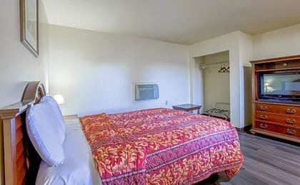 Whispering Pines by Hotel O Whitestone VA