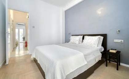 Elegant Light Two Bedroom Apartment in City Center