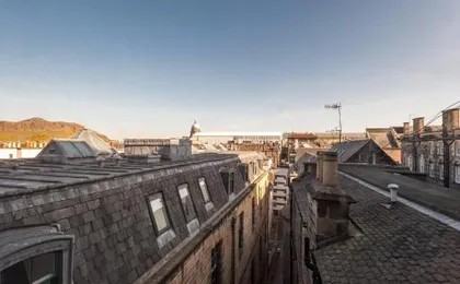 Parliament Sq (apt 3) Royal Mile