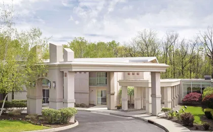 Howard Johnson by Wyndham Newburgh/West Point
