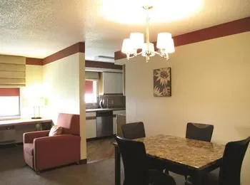 La Quinta Inn & Suites Chicago Tinley Park