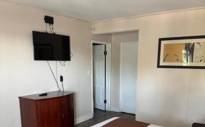 Holiday Lodge