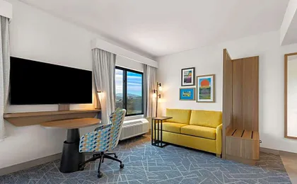 Hampton Inn & Suites by Hilton Corona