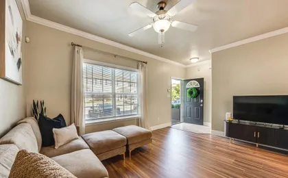 3 Mi to Fsu! Pet-friendly Townhome w/ Pool Access