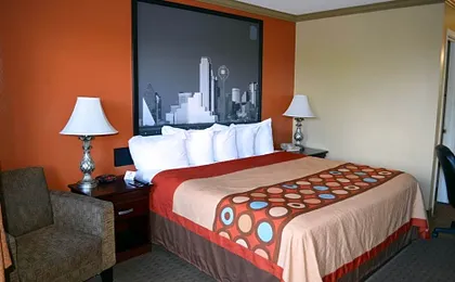 Hill Country Inn and Suite