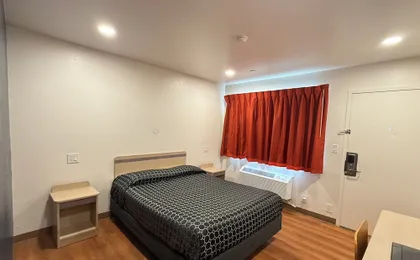 Shasta Vista Inn & Suites