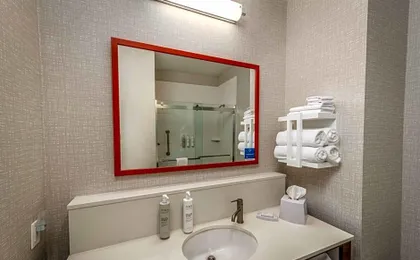 Hampton Inn By Hilton & Suites Huntington Downtown, NY