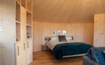Luxury and Peaceful 1-bed Roundhouse With Hot Tub