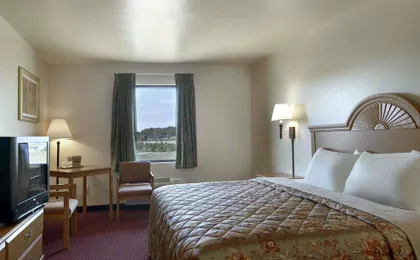 Days Inn by Wyndham Centre