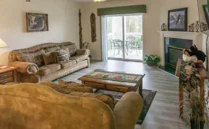Mtn Views! Walkable Pigeon Forge Retreat w/ Pool