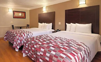 Red Roof Inn & Suites Houston - Hobby Airport