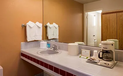 Laurel Inn & Conference Center