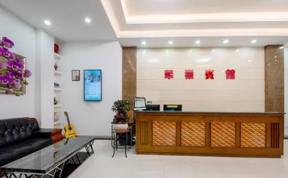 Hualing Hotel (Shenzhen Nanshan Nanyou Clothing Wholesale Market Store)
