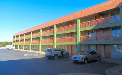 Super 8 By Wyndham Little Rock/Otter Creek
