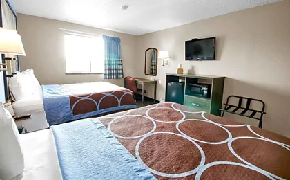 Super 8 by Wyndham Kenosha/Pleasant Prairie