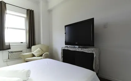Linerio Copacabana Family Residence 350