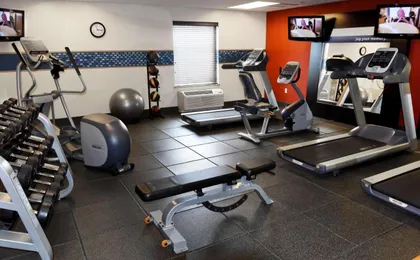 Hampton Inn & Suites Fargo Medical Center (H)