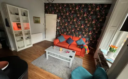 Edinburgh TWO BEDROOM apartment with free side street parking 24 hours