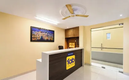 Fabhotel Blue Inn I