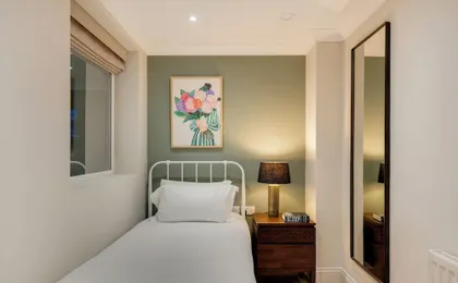 Meridian Place - Yourapartment