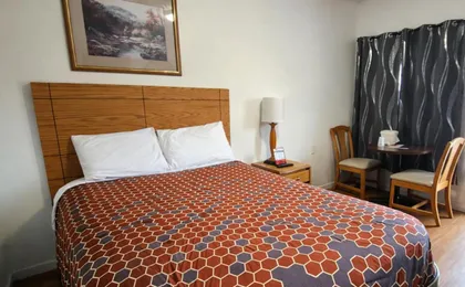 Economy Inn Cadillac