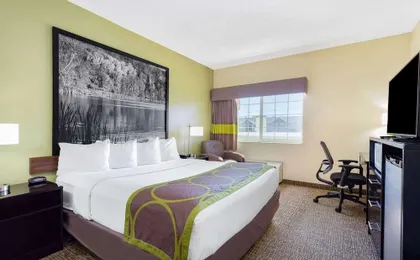 Emmetsburg Hotel & Suites