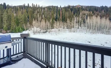 5 Mi to Vail Ski Resort! Cozy Condo w/ Mtn Views