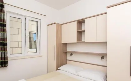 Apartments Villa Ari - Superior Three Bedroom Apartment with Balcony And Sea View First Floor