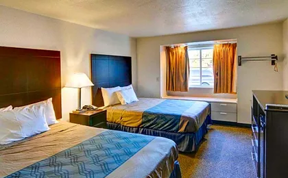 Rodeway Inn & Suites Lewisville I-35