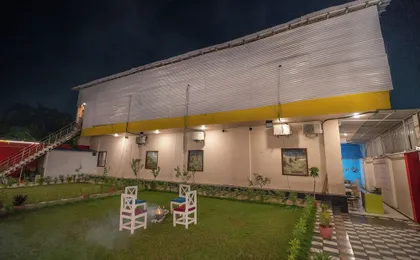 Hotel Chotiwala – 10 Mins from Kashi Vishwanath Temple