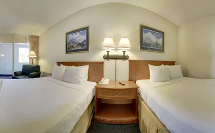 Days Inn by Wyndham Cedar Falls - University Plaza