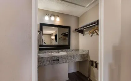Rodeway Inn Charlotte Airport Area