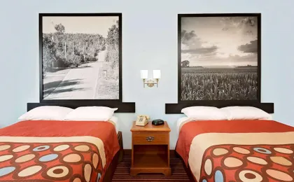 Super 8 by Wyndham Rock Port Mo