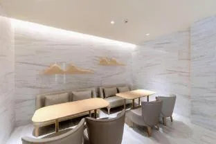 Ji Hotel Shanghai Jumen Road