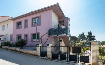 Apartments Perka near beach