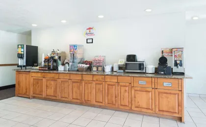 Super 8 by Wyndham Bernalillo