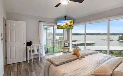 Penthouse Level Condo w/ Lake & Pool Views, Tennis & Pickleball
