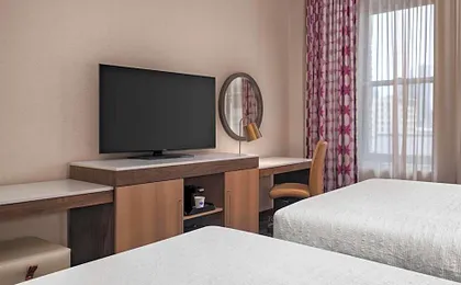 Hampton Inn Majestic Chicago Theatre District