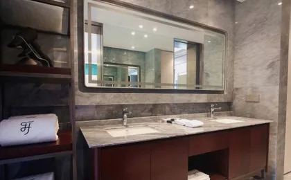 LUXEH Hotel