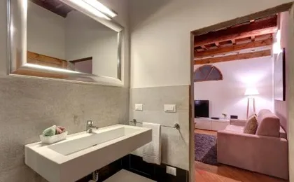 San Lorenzo Apartment by Mamo Florence